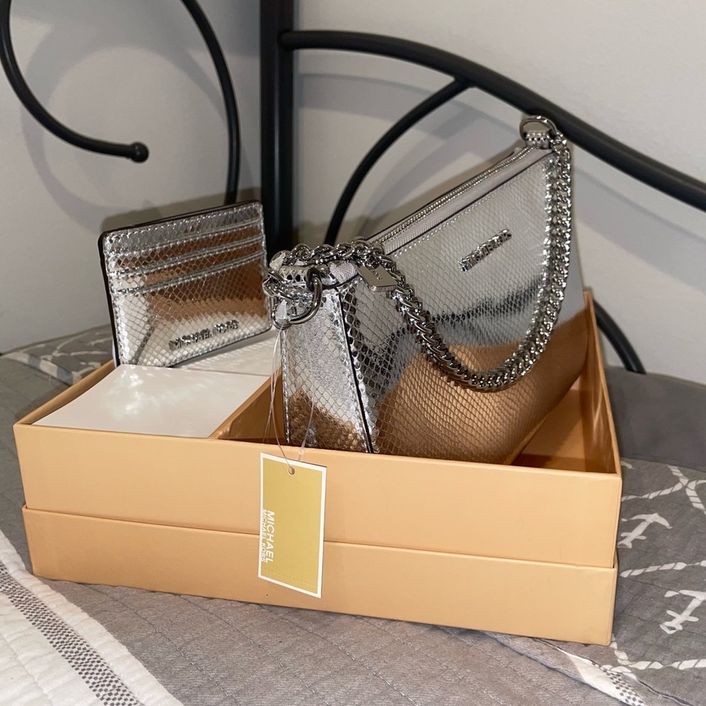 Michael Kors Silver Snake Pouchette & Card Case Gift Set Box - Picture 8 of 16